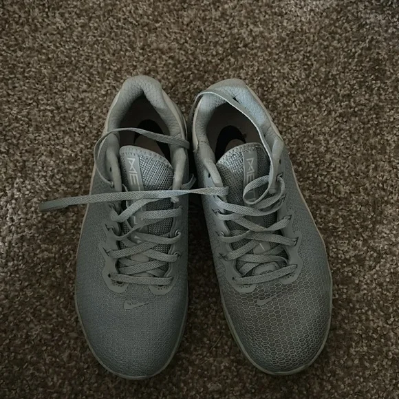 Nike metcons-light blue/white/gray - Picture 2 of 2